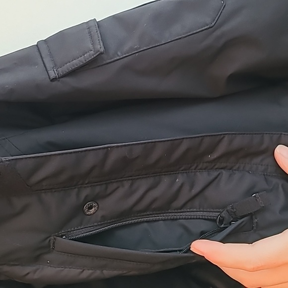 Eddie Bauer black winter parka w/faux fur trimmed hood. Women's petite large. - Picture 8 of 13